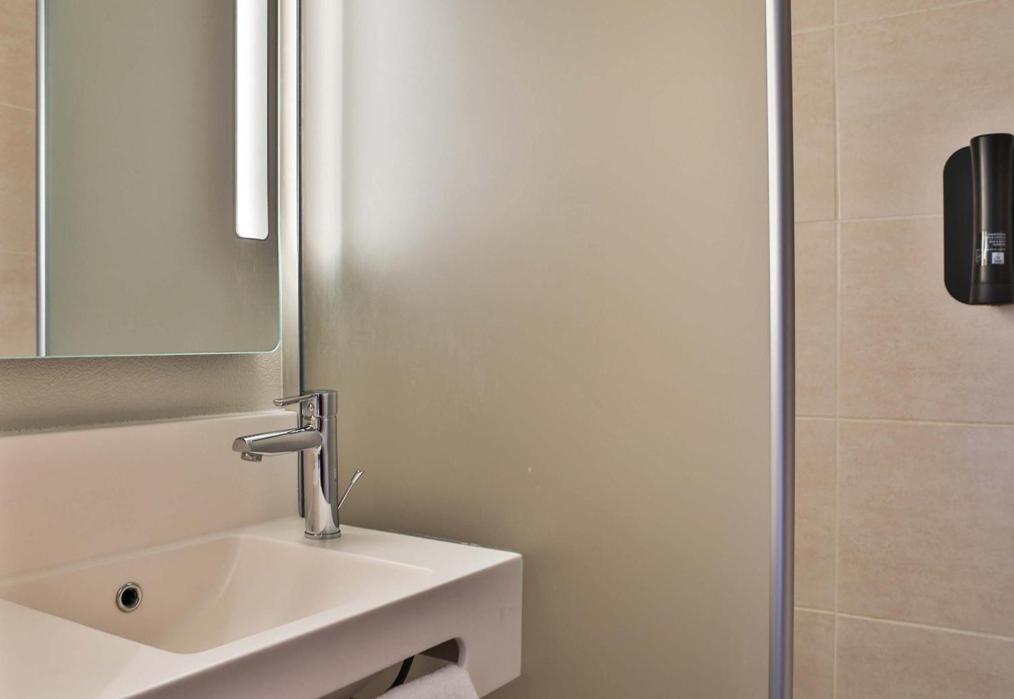 B&B Hotel Les Herbiers Zewnętrze zdjęcie